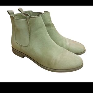 Women's Taupe Memory Foam Faux Suede Chelsea Boots With a Lug Sole, Size 8.5